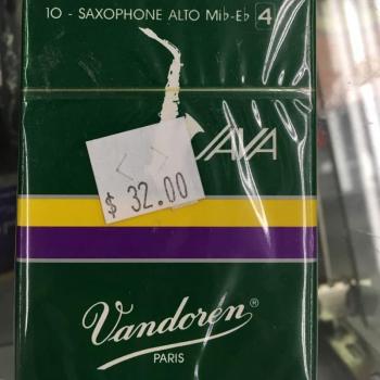 Vandoren JAVA Alto Saxophone Reeds - Strength 4, Box of 10