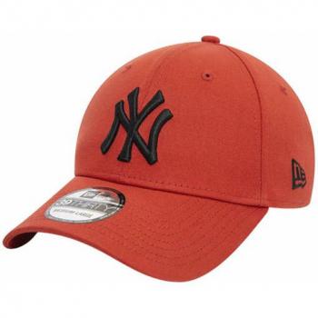 Gorra New Era League Essential 39Thirty New York Yankees Hombre - Características: diseño ajustable, estilo deportivo, logo bordado de los New York Yankees, color negro e insignia en la parte frontal