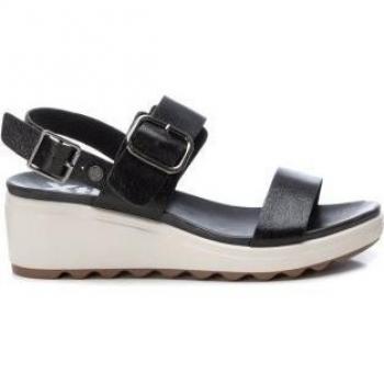 Sandalia de mujer Xti 142702 oro hebilla
