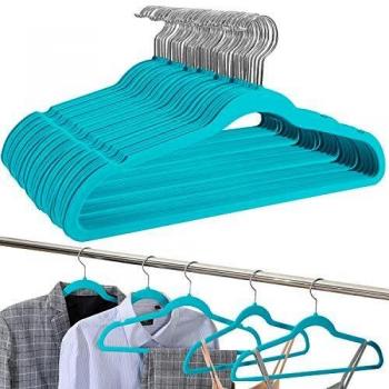 UMI. by Amazon - Perchas de Terciopelo, Antideslizantes, Resistentes, Ahorro de Espacio, con Gancho Giratorio de 360° y Hombros con Muesca, Percha Estándar para Multipropósito, Verde Azulado, 30 Pcs