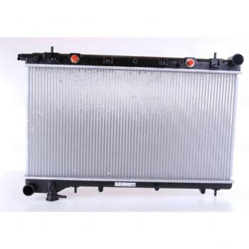 Radiador de refrigeración del motor NISSENS 67728 con características de alta eficiencia, diseño optimizado para un mejor flujo de aire, fabricado en materiales duraderos y resistentes a la corrosión, compatible con múltiples modelos de vehículos y 