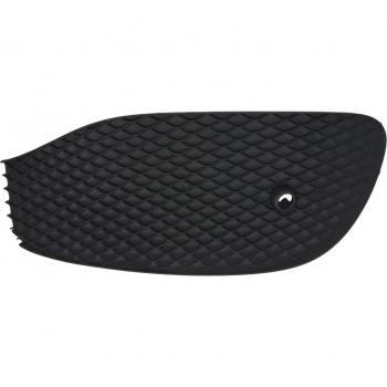 Parachoques delantero BLIC 6502-07-3531994PP con rejilla de ventilación integrada, diseño específico para vehículo, fabricado en plástico resistente, color negro, incluye soportes de montaje