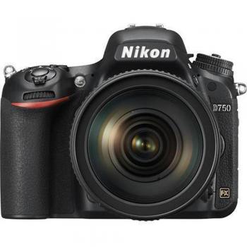 NIKON D7500 + 18-200 VR II