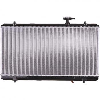 Radiador NISSENS 64166A para refrigeración del motor, compatible con diversas marcas y modelos de vehículos, fabricado con materiales de alta calidad para una óptima transferencia de calor y durabilidad