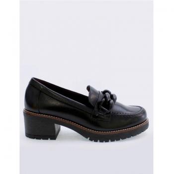 Mocasín de Mujer Pitillos 2720 en Color Negro con Detalle de Aplique