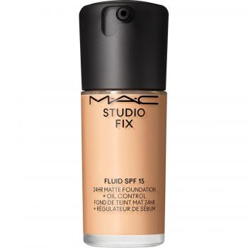 MAC Cosmetics Studio Fix Fluid SPF 15 24HR Matte Foundation + Oil Control - Shade NC17 - 30 ml