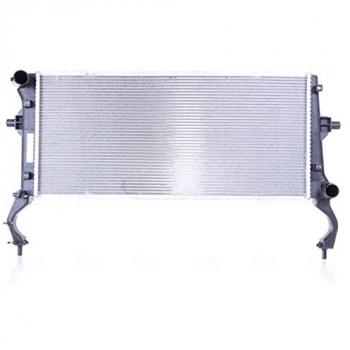 Radiador de refrigeración del motor NISSENS 606739, compatible con vehículos, fabricado en aluminio y plástico, diseño optimizado para una mejor transferencia de calor, incluye conexiones para mangueras y es un reemplazo directo para el radi