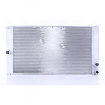 Radiador de refrigeración del motor NISSENS 65614, compatible con vehículos específicos, fabricado en aluminio y plástico, diseño optimizado para una mejor disipación del calor, fácil instalación, alta resistencia a la corrosión y fugas