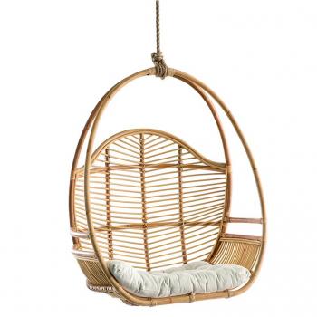 Sillón suspendido en ratán GALON - Miliboo, color natural, estructura de metal, capacidad para una persona, diseño moderno y elegante, ideal para interiores y exteriores, incluye cojín acolchado