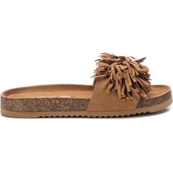 Sandalias de Mujer REFRESH 079105 CAMEL con Detalle de Tiras Cruzadas y Suela Antideslizante