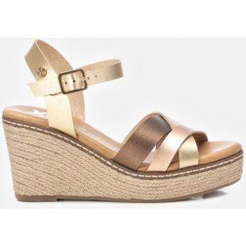 Alpargatas de cuña Xti 142854 en color bronce con hebilla