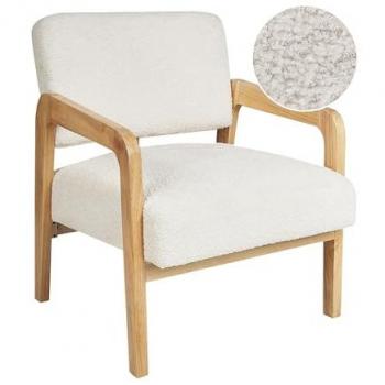 Sillón salón bouclé blanco con respaldo y estructura de madera clara Hjo