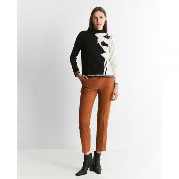 Pantalones rectos de mujer de traje con nervio central