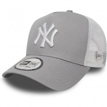 Gorra New Era 940 AF Trucker Kids Clean Gris con diseño de malla trasera, ajuste regulable, visera curva y logo bordado de New York Yankees