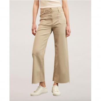 Pantalón recto de mujer cropped con bajo deshilachado