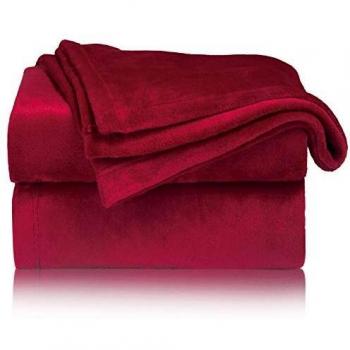 Bedsure Manta Sofa Pequeña Invierno - Mantita 130x150 cm de Franela Extra Suave, Rojo