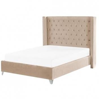 Cama Matrimonial de Terciopelo Beige 140 x 200 cm con Cabecera Alta Tapizada y Detalles en Tachuelas