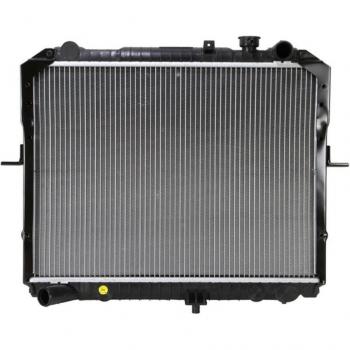 Radiador NISSENS 66646 para refrigeración del motor, características: diseño de alta eficiencia, fabricado con materiales de calidad, compatible con múltiples modelos de vehículos, fácil instalación, excelente capacidad de enfriamiento y resistenci