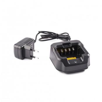 Cargador de sobremesa Dynascan R77 RD5 con carga rápida y diseño compacto