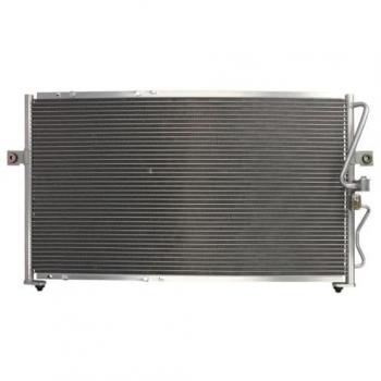 Condensador de aire acondicionado Thermotec KTT110079 - Alta eficiencia, diseño compacto, fácil instalación, compatible con múltiples modelos de vehículos
