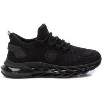Zapatilla de mujer Xti 142475 negro con cordón