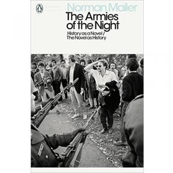 Las Armadas de la Noche: Historia como Novela / La Novela como Historia (Clásicos Modernos Penguin)