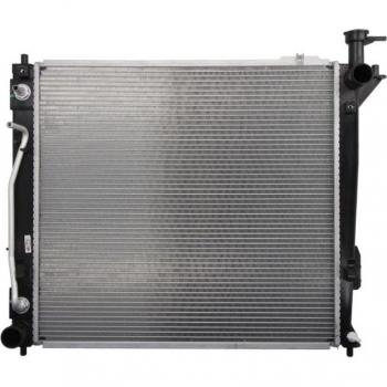Radiador del motor NISSENS NIS 675046, Radiador de refrigeración del motor, compatible con múltiples modelos de vehículos, fabricado en aluminio y plástico, diseñado para un rendimiento óptimo en la refrigeración del motor, incluye conexiones