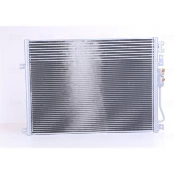 Condensador de aire acondicionado NISSENS 94931, sistema de aire acondicionado, compatible con diversos modelos, alta eficiencia en refrigeración, diseño optimizado para un mejor flujo de aire, fabricado con materiales duraderos y resistentes a la corro