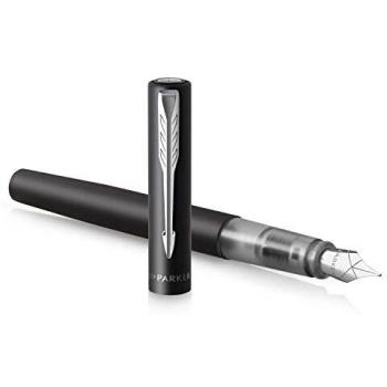 Pluma estilográfica Vector XL de plumín fino | Laca de color negro metálico sobre latón con detalle en cromo | Plumín fino con recambio de tinta azul | Estuche de regalo