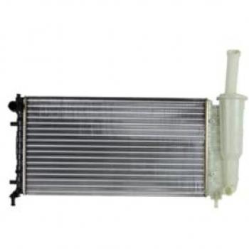 Radiador de refrigeración del motor NISSENS 61888 - Radiador de alta calidad, diseño específico para vehículos, eficiente en la transferencia de calor, fabricado con materiales duraderos, fácil instalación, compatible con diversas marcas y modelos