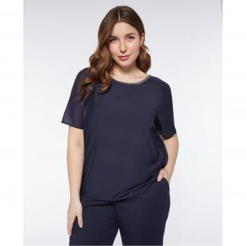 Blusa de organza con detalle de strass y mangas transparentes