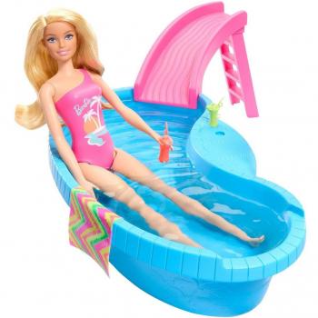Muñeca Barbie con piscina