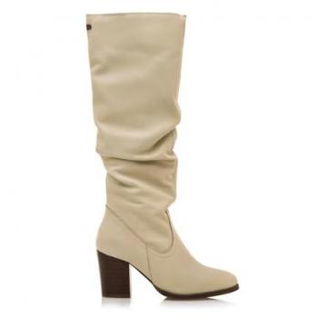 Botas altas de mujer Mustang en piel de serraje, modelo Jolie 59804, color beige, con cierre cremallera, tacón de 5 a 8 cm, interior de piel, caña alta y punta redonda