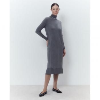 Vestido en tricot cuello vuelto