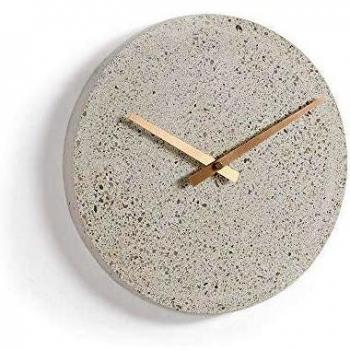 Kave Home - Reloj de Pared Alexia Beige Redondo de Cemento con Acabado terrazo y Agujas Doradas