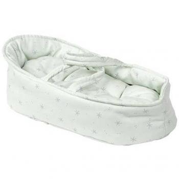 Capazo verde estrellita 36cm - Capazo de 36 cm, color verde con estampado de estrellitas, fabricado en material resistente y ligero, ideal para el transporte de muñecos y juguetes, diseño atractivo para niños