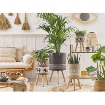 Beliani Maceta de exterior en material sintético marrón H55 y Soporte para maceta base de madera maciza redonda con magnesio, diseño alto motivo de elefante rústico Achilio