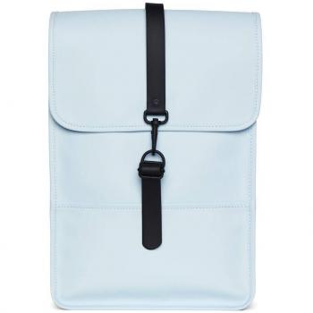 Mochila Rains 12800 - Mochila mediana en azul claro resistente al agua con solapa, ideal para uso diario