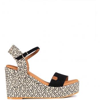 Sandalias de cuña de serraje atadas con hebillas