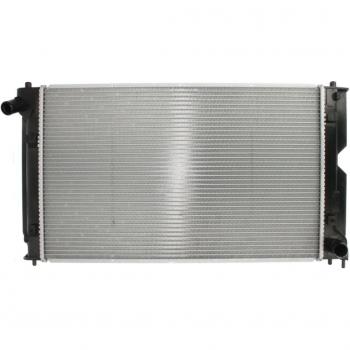 Radiador NISSENS 64679A para refrigeración del motor, diseñado para un rendimiento óptimo, fabricado con materiales de alta calidad, compatible con múltiples modelos de vehículos, incluye conexiones precisas y cumple con estándares de durabilidad
