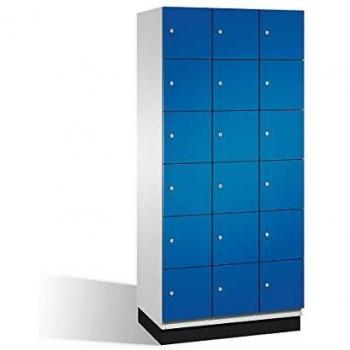 Armario de compartimentos bajo llave Cambio C+P, 3 divisiones, color gris claro y azul enziano, puertas de acero, ancho 900 mm, 18 compartimentos