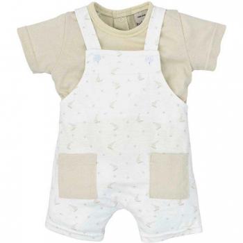 Conjunto de bebé niño en color arena de camiseta y peto con estampado