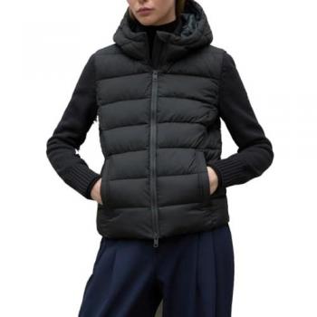 Chaqueta acolchada de mujer Ecoalf Denali negra con cierre de cremallera, capucha y bolsillos laterales