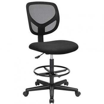 Silla de oficina giratoria y ergonómica de malla, altura y reposapiés ajustables, asiento de tela, capacidad de carga de 120 kg, en negro