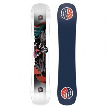 Never Summer Tabla de Snowboard Proto Slinger 156, modelo 2025, diseñada para ofrecer un rendimiento excepcional en todo tipo de terreno, con una construcción duradera y ligera que proporciona estabilidad y control. Ideal para snowboarders intermedios a