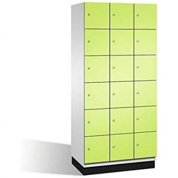 Armario de Compartimentos Bajo Llave C+P CAMBIO, 3 Secciones, Color Gris Claro y Verde, Puertas de Acero, Ancho 900 mm, 18 Compartimentos