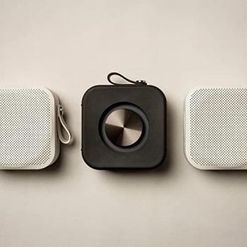 Parlante Bluetooth Sudio F2 Blanco - Altavoz portátil, potencia de 20 W, salida de 4 W, diseño compacto y ligero, conexión inalámbrica Bluetooth, duración de batería prolongada