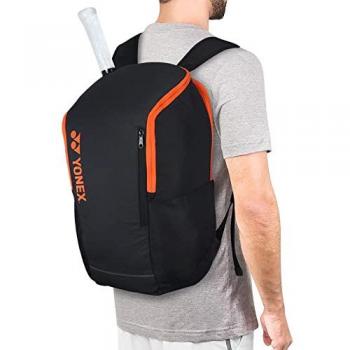 Mochila Yonex Team Negra con compartimentos amplios, diseño ergonómico, material resistente al agua y correas ajustables