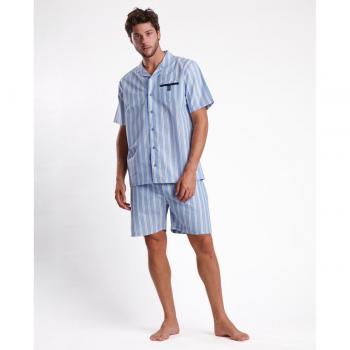 Pijama corto de hombre de tela azul con diseño a rayas marinas