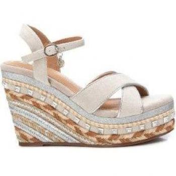 Sandalia de mujer XTI 142670 beige con hebilla